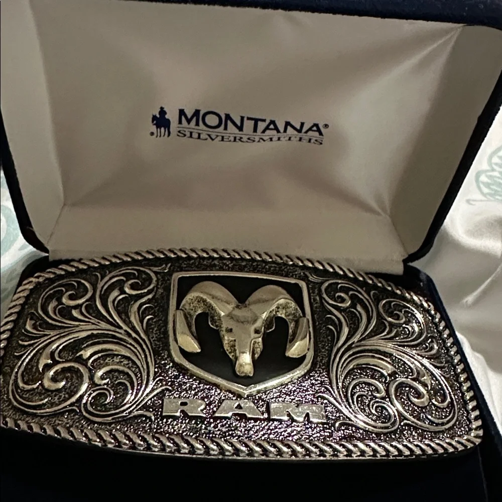 Montana Silversmiths 2013 RAM 1500 Belt Buckle 81/100. Truck of the Year. - Picture 2 of 6